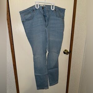 Universal threads light wash skinny jeans